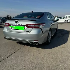 Toyota Camry 2020
