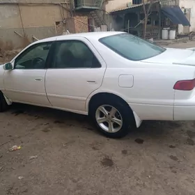 Toyota Camry 2001