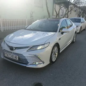 Toyota Camry 2018
