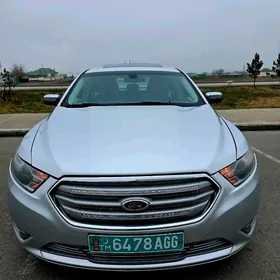 Ford Taurus 2012