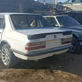 BMW 528 1987
