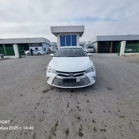 Toyota Camry 2017