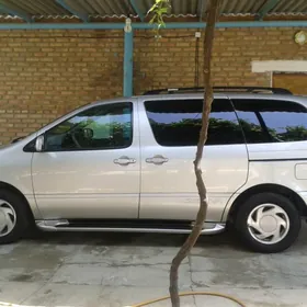 Toyota Sienna 2002