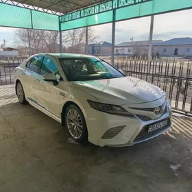 Toyota Camry 2018