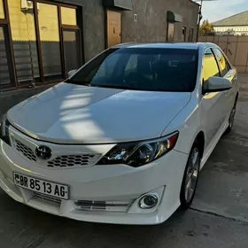 Toyota Camry 2011