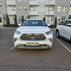 Toyota Highlander 2022