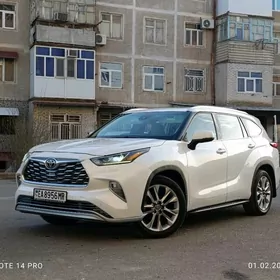Toyota Highlander 2020