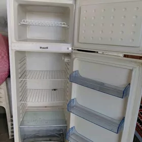 holadilnik we gaz plita