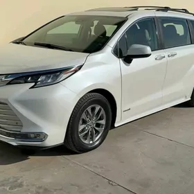 Toyota Sienna 2022