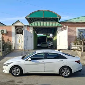 Hyundai Elantra 2021