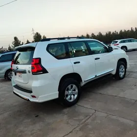 Toyota Land Cruiser Prado 2023