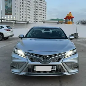 Toyota Camry 2021