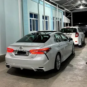 Toyota Camry 2018