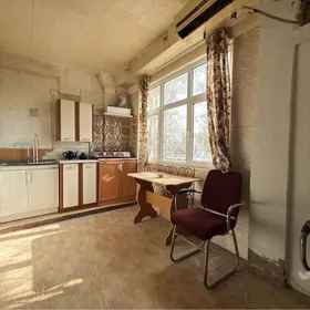 Гостинка 4 мкр 1 этаж