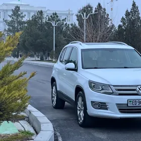 Volkswagen Tiguan 2011