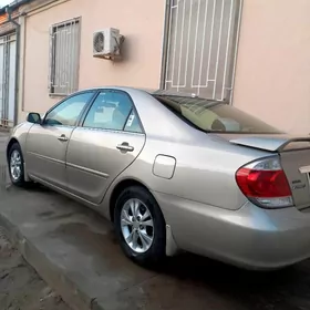 Toyota Camry 2004