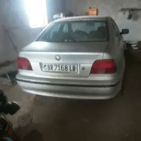 BMW E39 1998