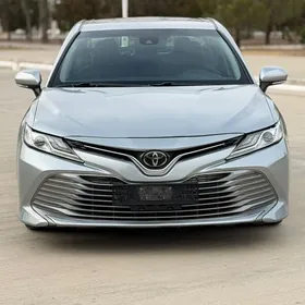 Toyota Camry 2018