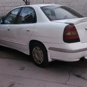 Daewoo Nubira 1999
