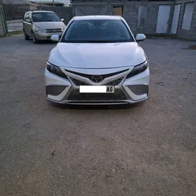 Toyota Camry 2021