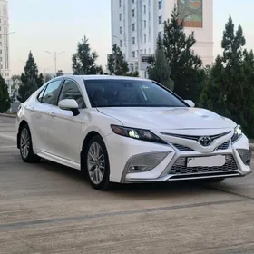 Toyota Camry 2021
