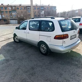 Toyota Sienna 2000