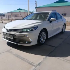 Toyota Camry 2021
