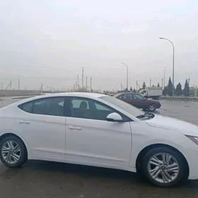 Hyundai Elantra 2020