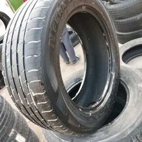 255/55 R19 FORD