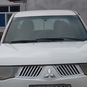 Mitsubishi L200 2008