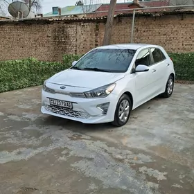 Kia Rio 2021