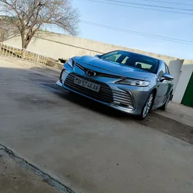 Toyota Camry 2021