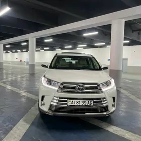 Toyota Highlander 2019