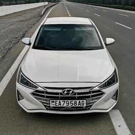 Hyundai Elantra 2020