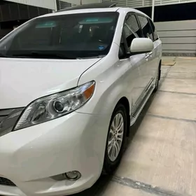Toyota Sienna 2016