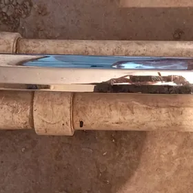 Corolla bagažniginiň nikili