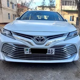 Toyota Camry 2018