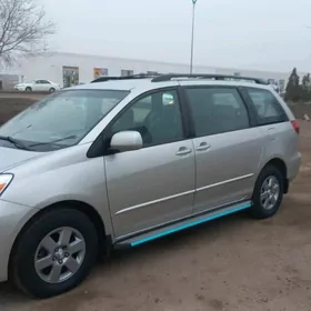 Toyota Sienna 2004