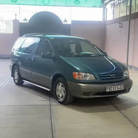 Toyota Sienna 2002