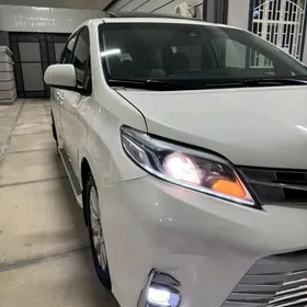 Toyota Sienna 2020