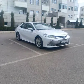 Toyota Camry 2020