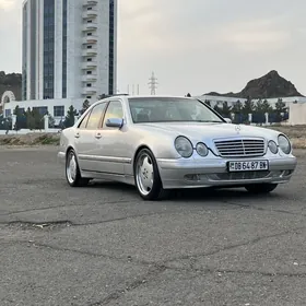 Mercedes-Benz E320 2000