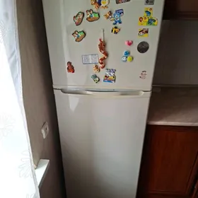 Холодильник LG