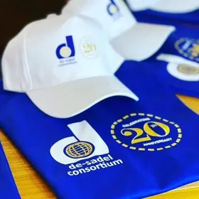 кепки майки куртки