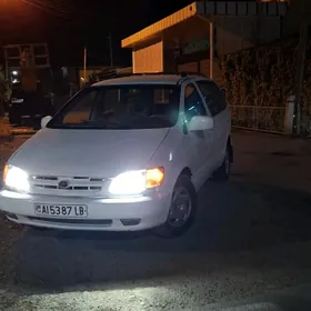 Toyota Sienna 1998