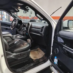 Ford Expedition 2021