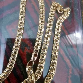 золото. Kardynal gyzyl sepoçka