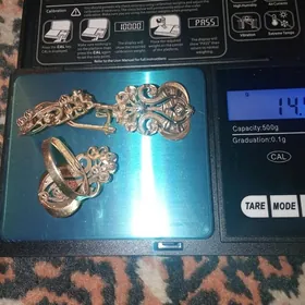 gyzyl gulakhalka komplekt