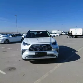 Toyota Highlander 2022