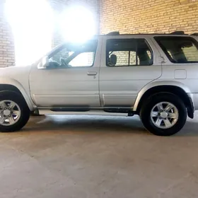 Nissan Pathfinder 2001